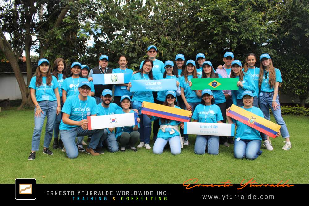Talleres Empoderadores | Team Building corporativo con dinámicas de confianza y liderazgo